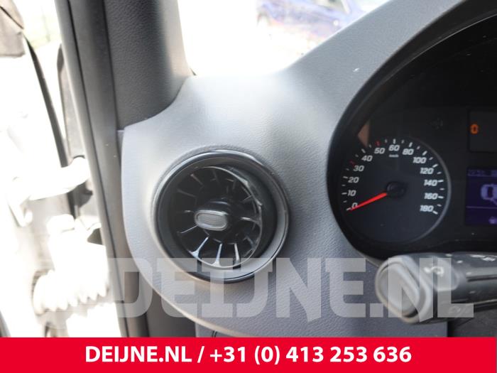 Mercedes Sprinter Luftgitter Armaturenbrett O313131