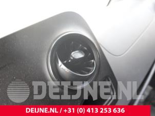 Mercedes Sprinter Luchtrooster Dashboard O313131 foto 2