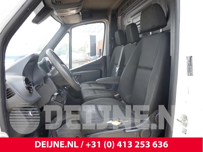 Mercedes Sprinter Sitz links O313175