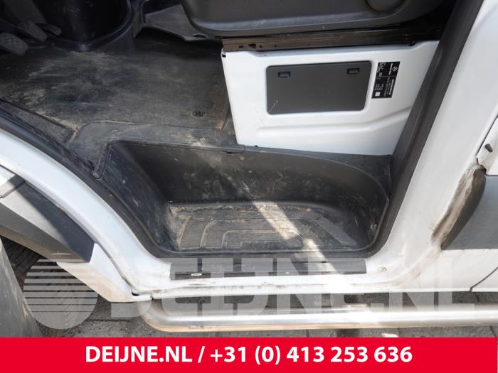 Mercedes Sprinter Voorinstap links O313190