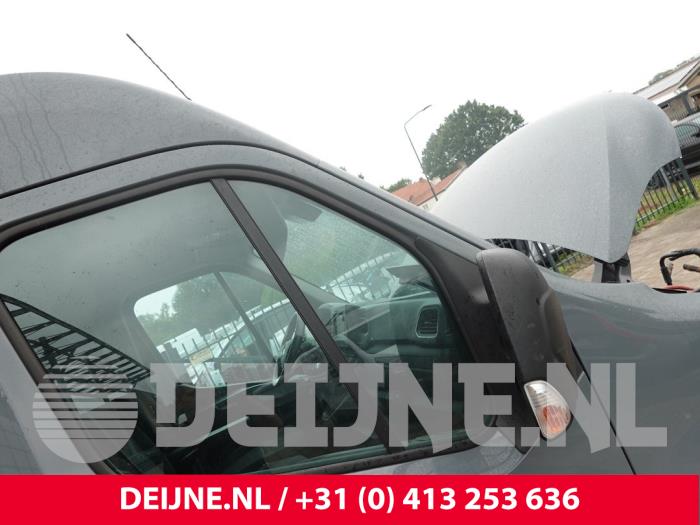 Renault Master Driehoeks Ruit rechts-voor O313422