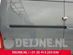 Renault Master Schiebetür Schiene rechts O313476 foto 2