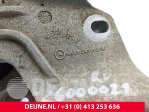 Mercedes eVito Motorsteun O313557 foto 3