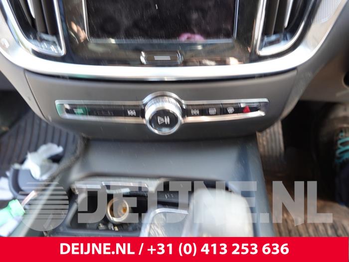 Volvo V60 Radiobedienfeld O313616
