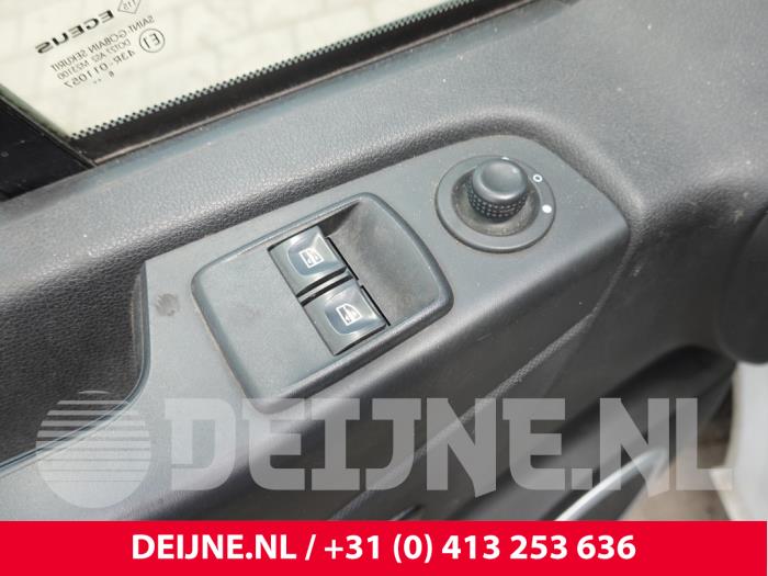 Opel Vivaro Elektrisches Fenster Schalter O314039