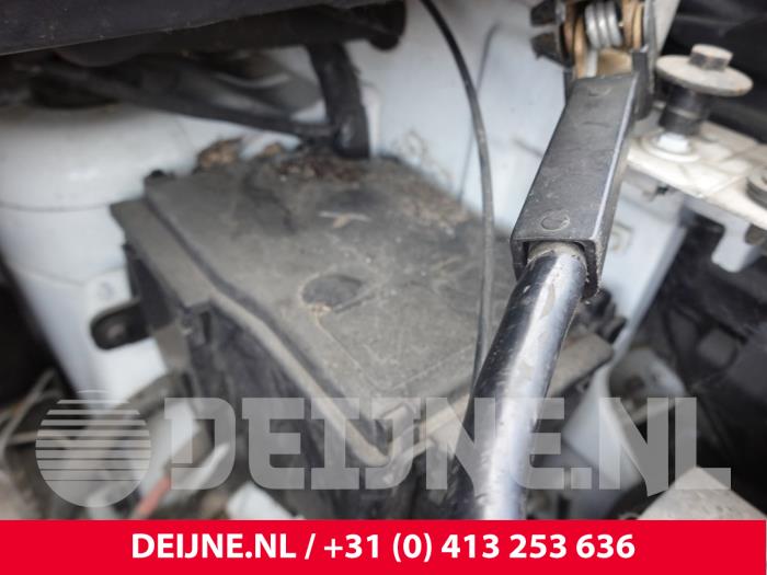 Opel Vivaro Fuse box O314118