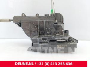 Mercedes Vito Deurslot Mechaniek 2Deurs links O314269 foto 3