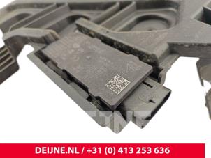 Volkswagen ID. Buzz Cargo Stoßstangenstütze links hinten O314408 foto 3
