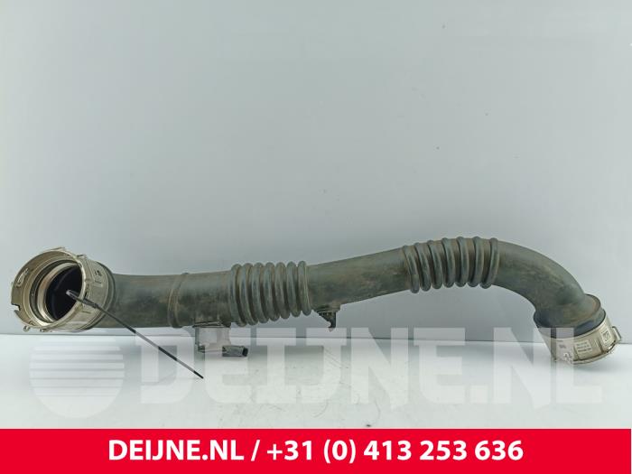 Gebruikte Intercooler Buis Volvo XC40 (XZ) 1.5 T3 Autom. 12V Prijs € 50,00 Margeregeling aangeboden door van Deijne Onderdelen Uden B.V.