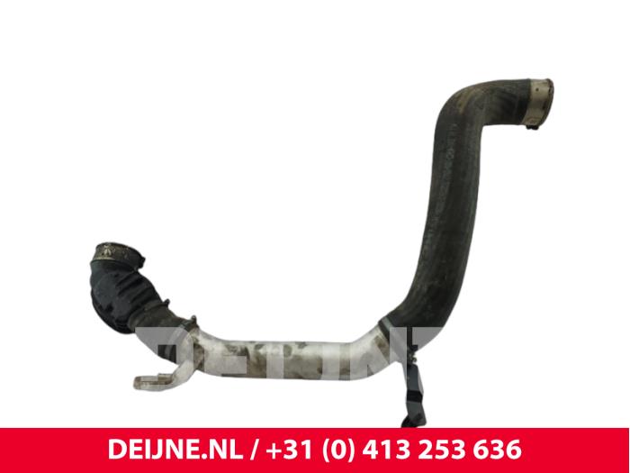 Gebruikte Intercooler Buis Volvo V40 (MV) 2.0 D4 16V Prijs € 30,00 Margeregeling aangeboden door van Deijne Onderdelen Uden B.V.