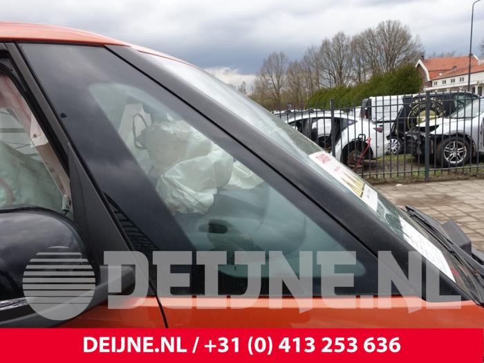 Volkswagen ID. Buzz Cargo Driehoeks Ruit rechts-voor O314885