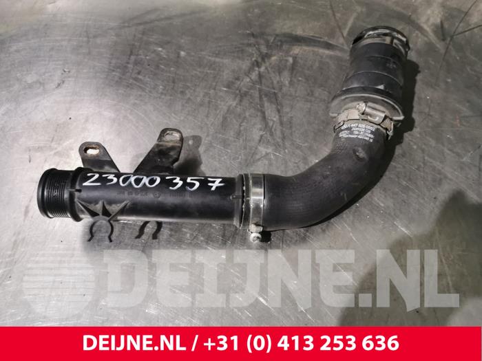 Gebruikte Intercooler Buis Mercedes Vito (447.6) 1.6 111 CDI 16V Prijs € 42,35 Inclusief btw aangeboden door van Deijne Onderdelen Uden B.V.