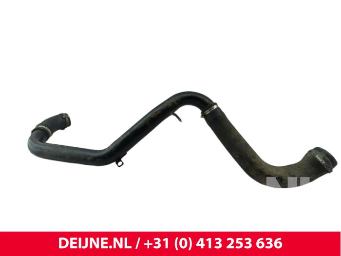 Gebruikte Intercooler Buis Volvo C70 (MC) 2.5 T5 20V Prijs € 40,00 Margeregeling aangeboden door van Deijne Onderdelen Uden B.V.