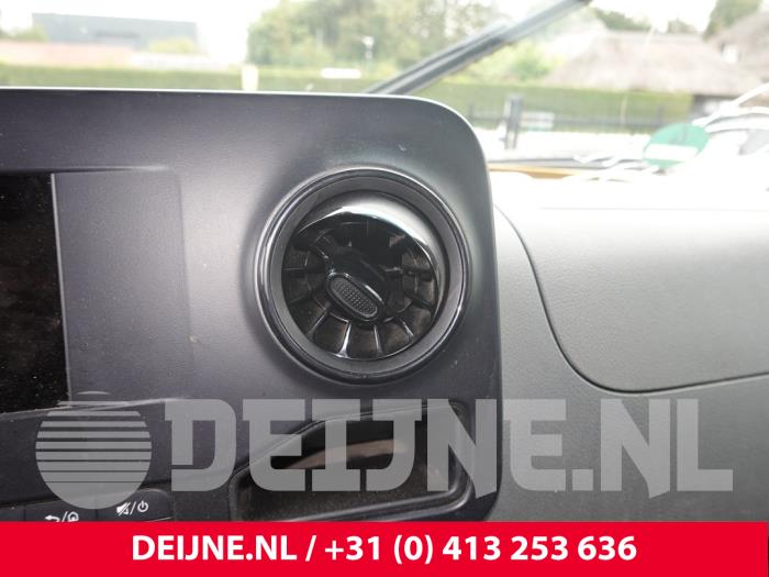 Mercedes Sprinter Luftgitter Armaturenbrett O315126