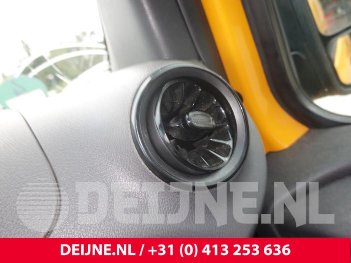 Mercedes Sprinter Luftgitter Armaturenbrett O315128