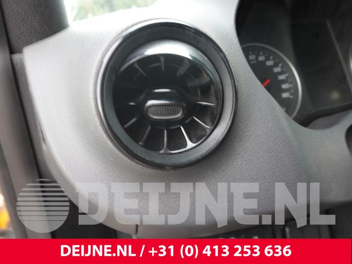 Mercedes Sprinter Luftgitter Armaturenbrett O315129
