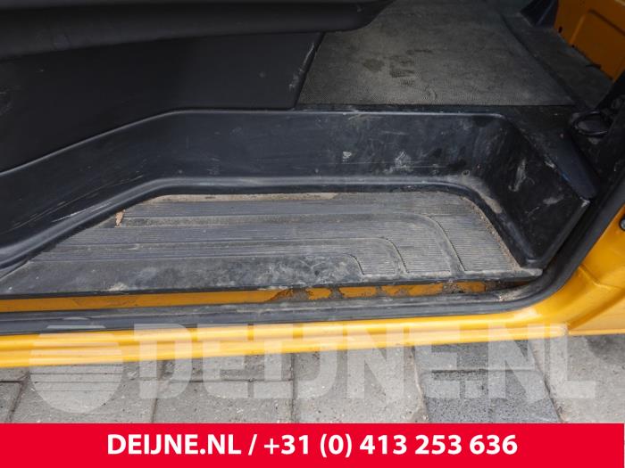 Mercedes Sprinter Voorinstap rechts O315179