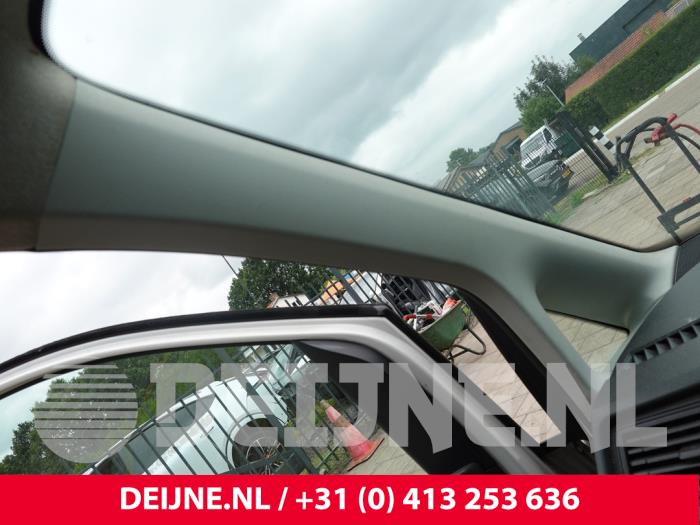Volkswagen Caddy A-stijl Afdekkap links O315228