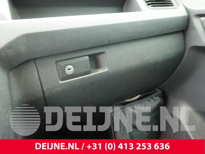 Volkswagen Caddy Handschuhfach O315246
