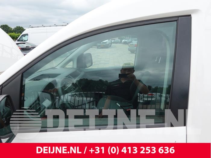 Volkswagen Caddy Türscheibe 2-türig links O315324
