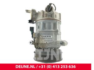 Volvo V40 Air conditioning pump O315370 photo 3