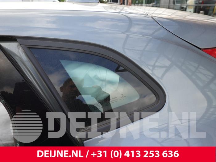 Volvo V40 Zusätzliches Fenster 4-türig links hinten O315397
