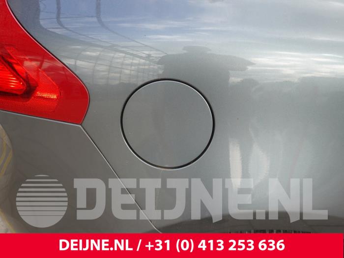 Volvo V40 Tankklappe O315467