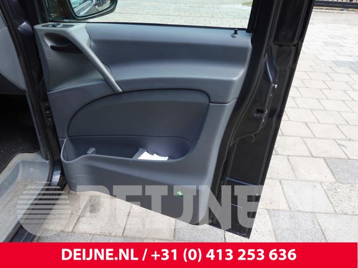 Mercedes Vito Türverkleidung 2-türig rechts O315567