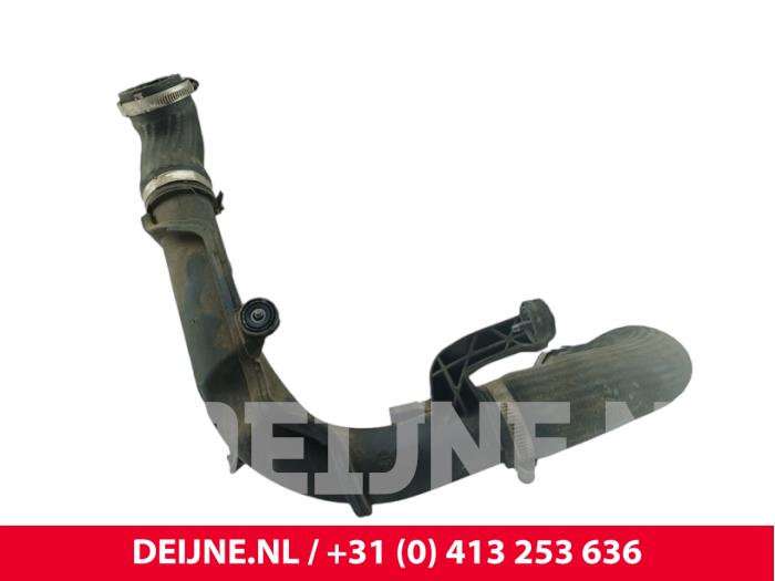 Gebruikte Intercooler Buis Volkswagen Caddy III (2KA,2KH,2CA,2CH) 1.6 TDI 16V Prijs € 36,30 Inclusief btw aangeboden door van Deijne Onderdelen Uden B.V.