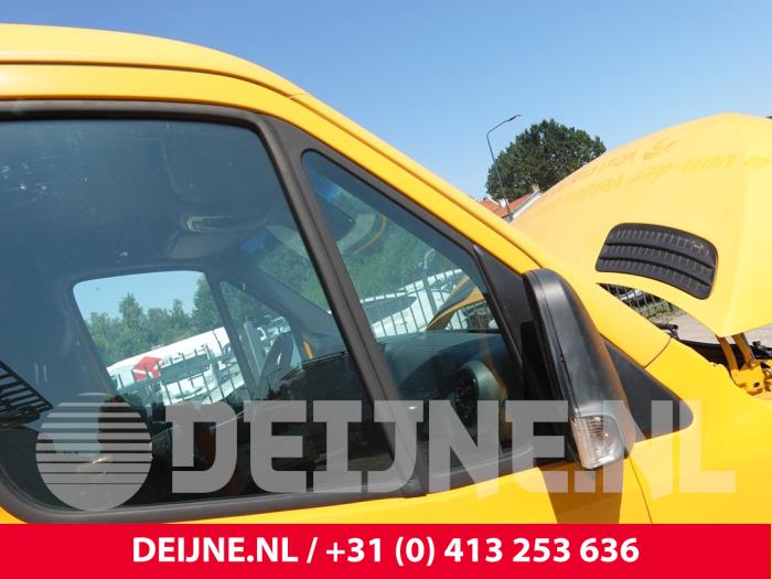 Mercedes Sprinter Dreieckfenster rechts vorne O316143