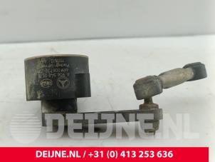 Mercedes Sprinter Xenon hoogteregelaar O316272 foto 3