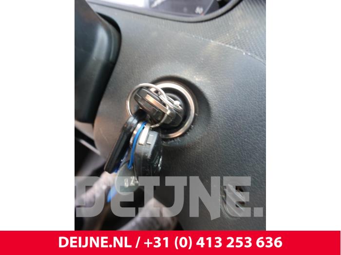 Mercedes Vito Zündschloss+Schlüssel O316328