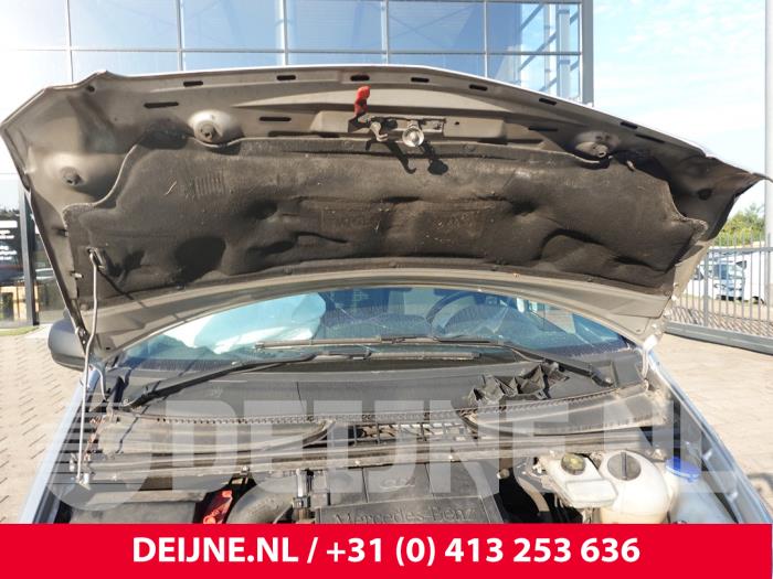 Mercedes Vito Motorhaube Verkleidung O316334