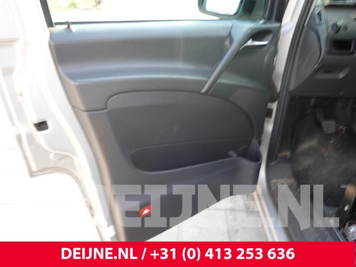 Mercedes Vito Türverkleidung 2-türig links O316339