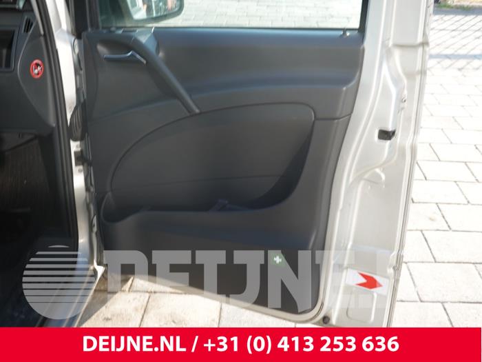 Mercedes Vito Türverkleidung 2-türig rechts O316340