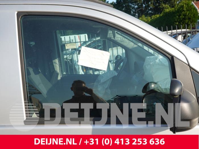 Mercedes Vito Türscheibe 2-türig rechts O316392