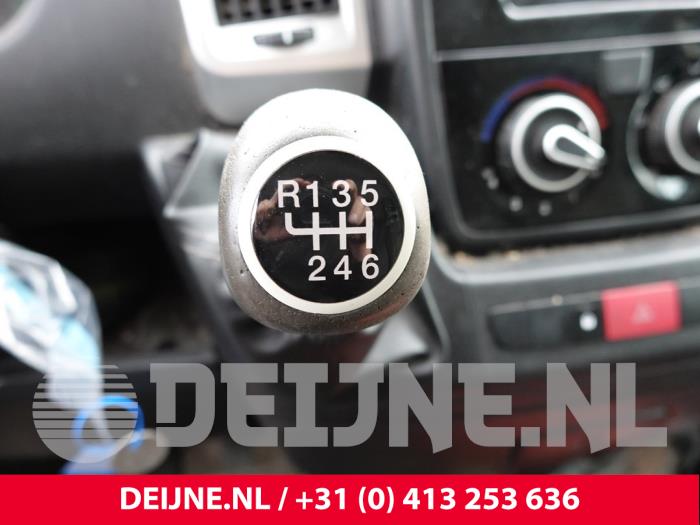 Gebruikte Versnellingspook Fiat Ducato (250) 2.3 D 130 Multijet Prijs op aanvraag aangeboden door van Deijne Onderdelen Uden B.V.