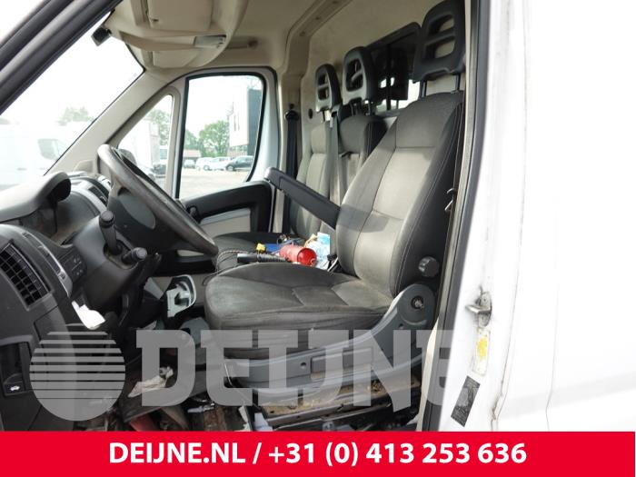 Fiat Ducato Stoel links O316754