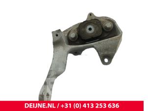 Mercedes eVito Versnellingsbak Steun O316675 foto 2