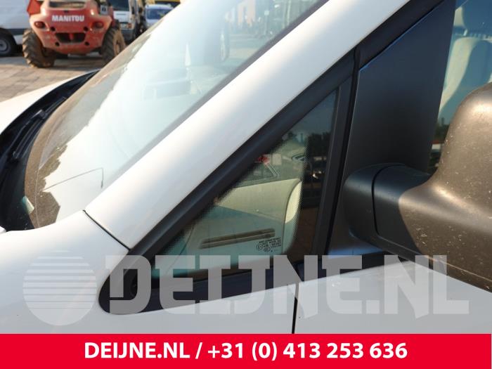Volkswagen Caddy Dreieckfenster links vorne O317065