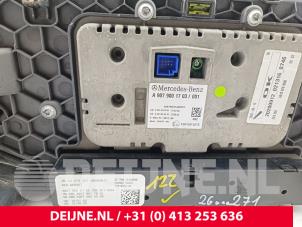 Mercedes Sprinter Display Multi Media regelunit O317319 foto 3