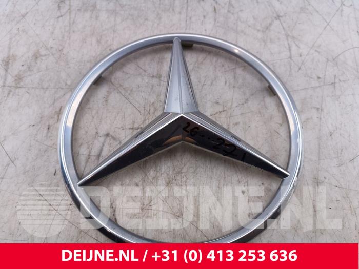 Mercedes Sprinter Embleem O317326