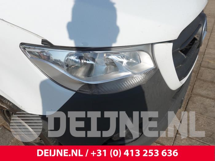Mercedes Sprinter Koplamp rechts O317342