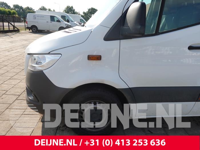 Mercedes Sprinter Kotflügel links vorne O317374