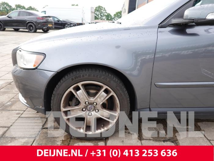 Volvo S40 Kotflügel links vorne O317500