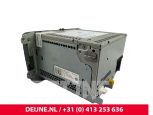 Volkswagen Transporter Display Multi Media regelunit O317574 foto 2