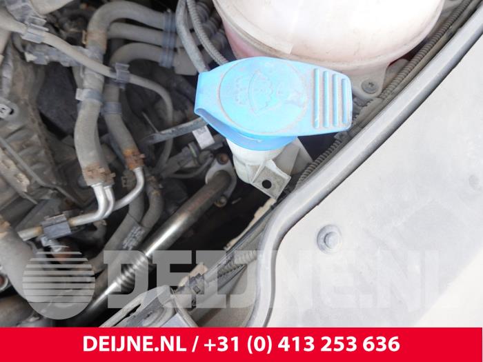 Volkswagen Transporter Ruitensproeiertank voor O317618