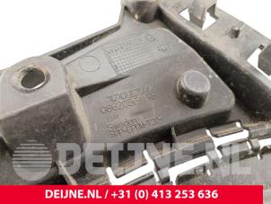 Volvo XC90 Bumpersteun rechts-voor O317718 foto 3
