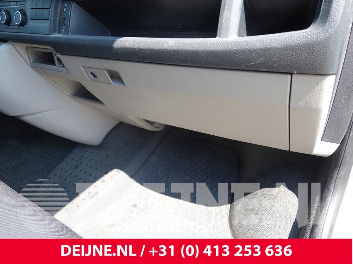 Volkswagen Transporter Handschuhfach O317823