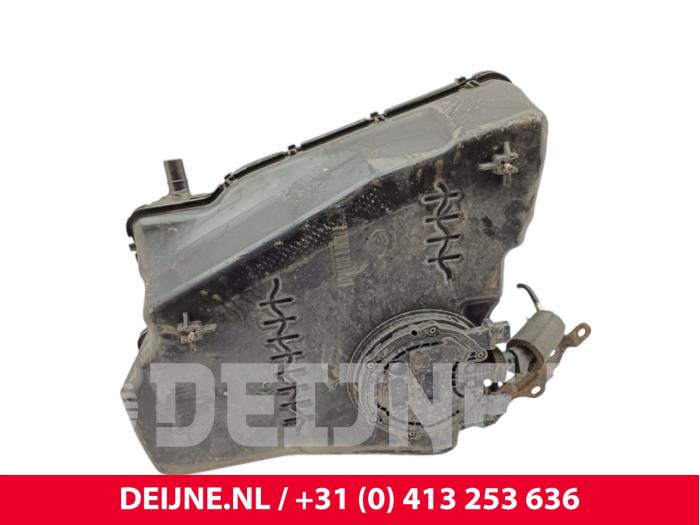 Gebruikte Adblue tank Volvo XC40 (XZ) 2.0 D3 AWD Geartronic 16V Prijs € 590,00 Margeregeling aangeboden door van Deijne Onderdelen Uden B.V.